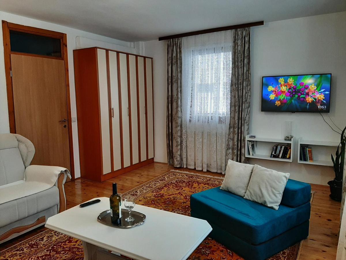 פאלה Aleksandar Apartmani מראה חיצוני תמונה