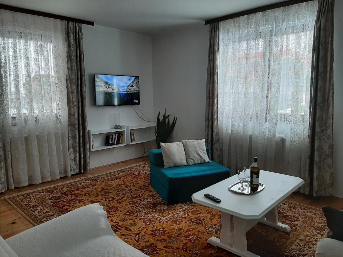פאלה Aleksandar Apartmani מראה חיצוני תמונה