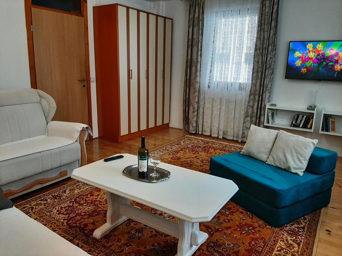 פאלה Aleksandar Apartmani מראה חיצוני תמונה